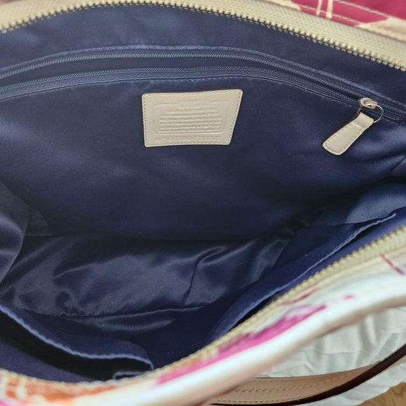🎁🎁🔥🔥EUC: Coach Colorful Logos Tote Bag🔥🔥🎁🎁 - Picture 2 of 3